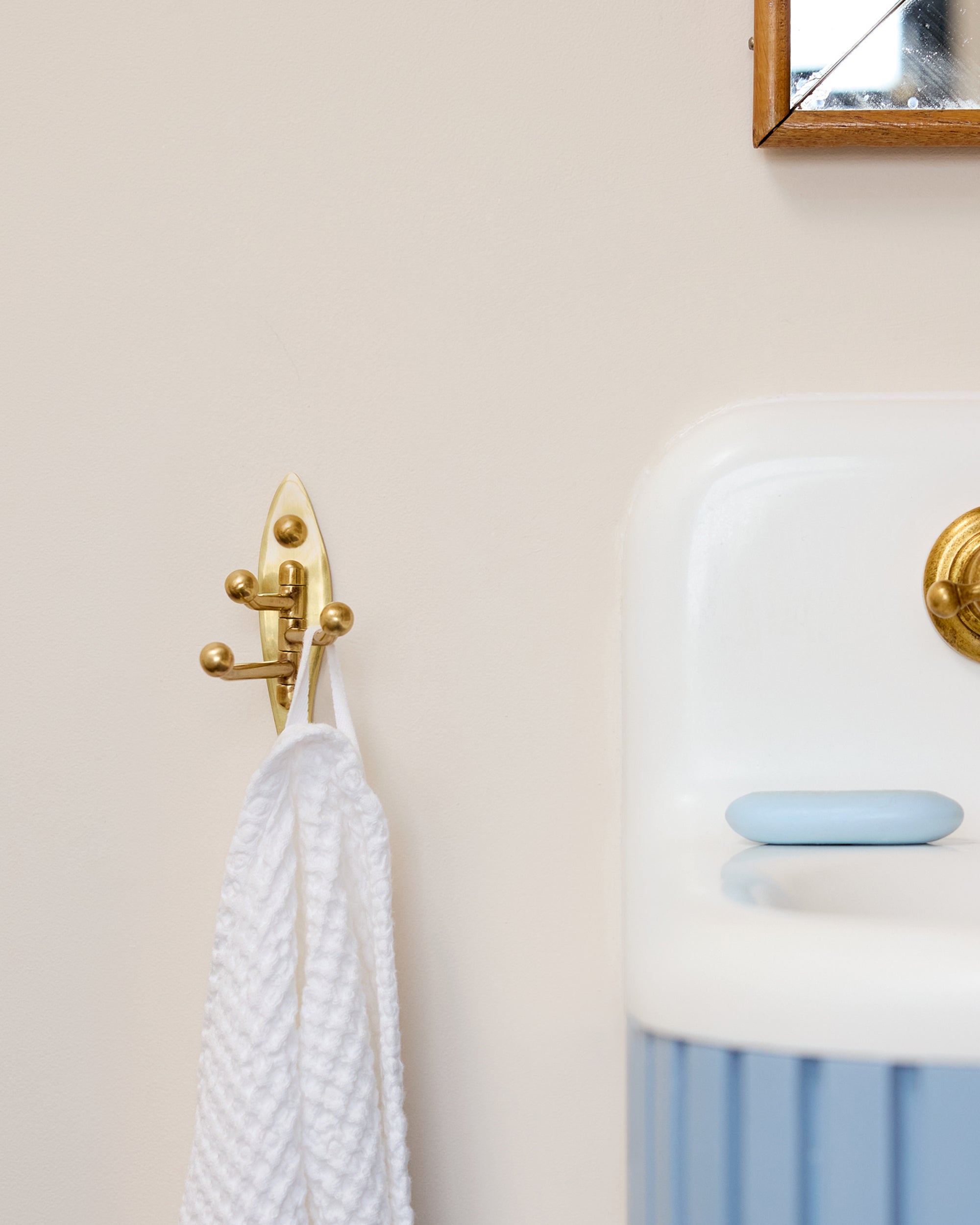 Fish Swing Arm Hook, Aged Brass