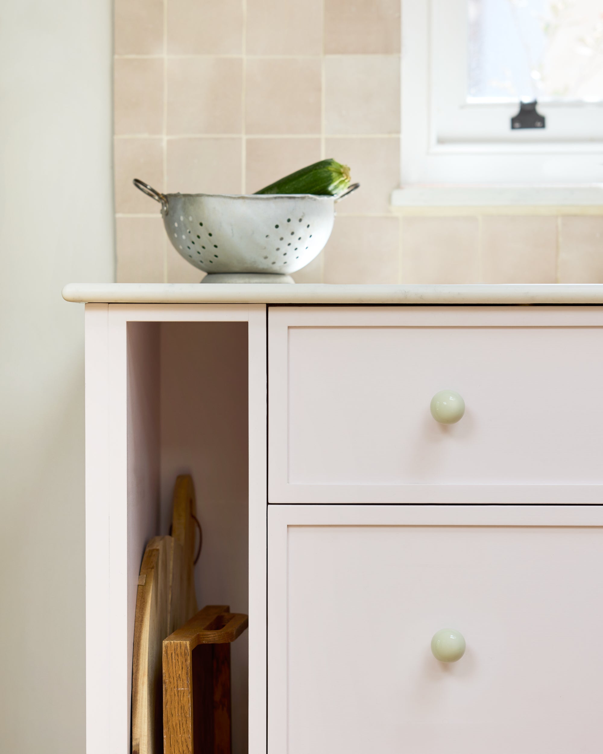 Coloured Knob, Putty, Nickel