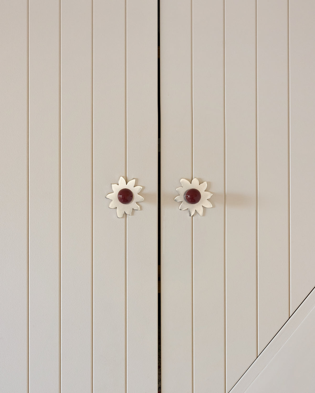 Coloured Knob, Cherry, Nickel