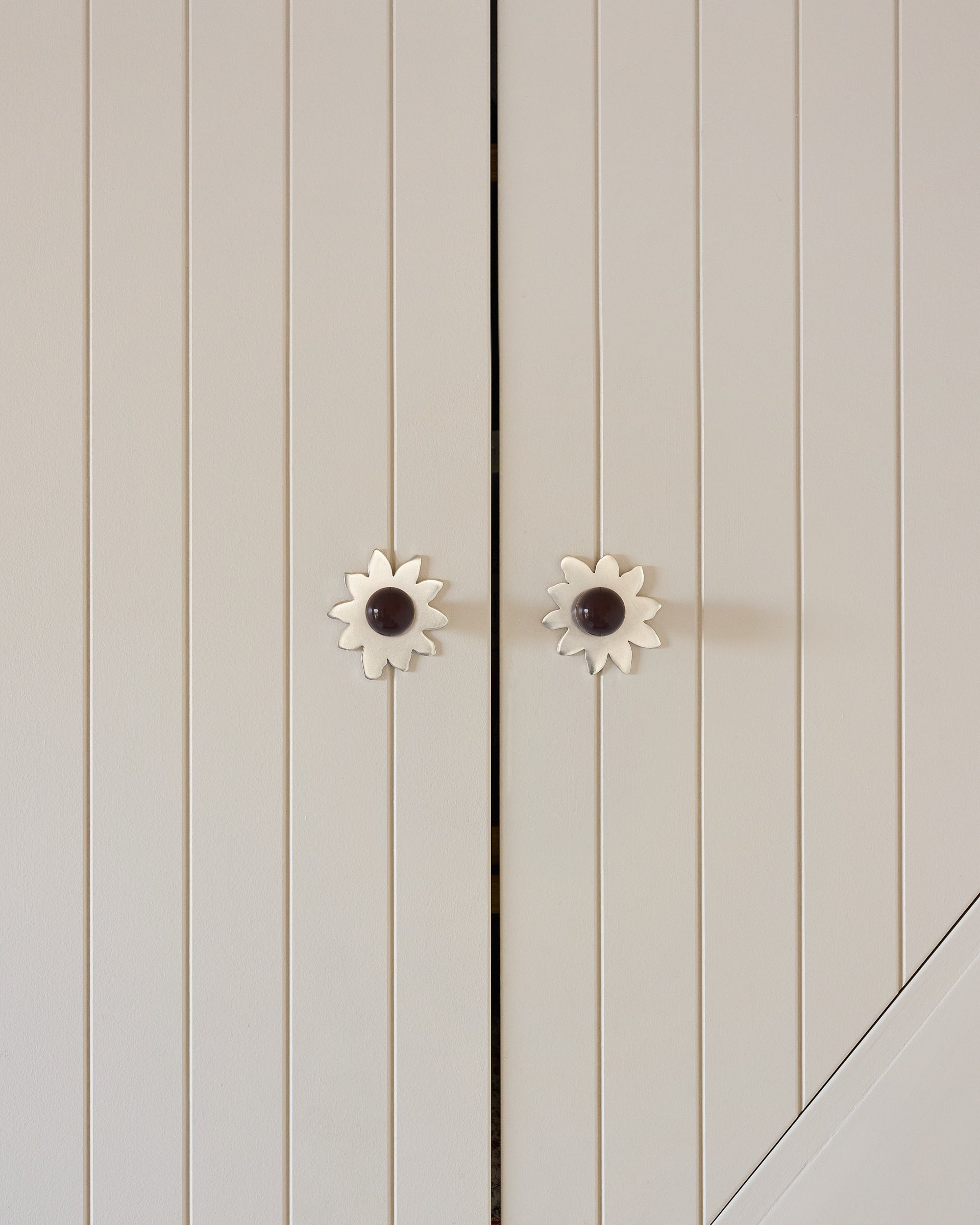 Coloured Knob, Chocolate, Nickel