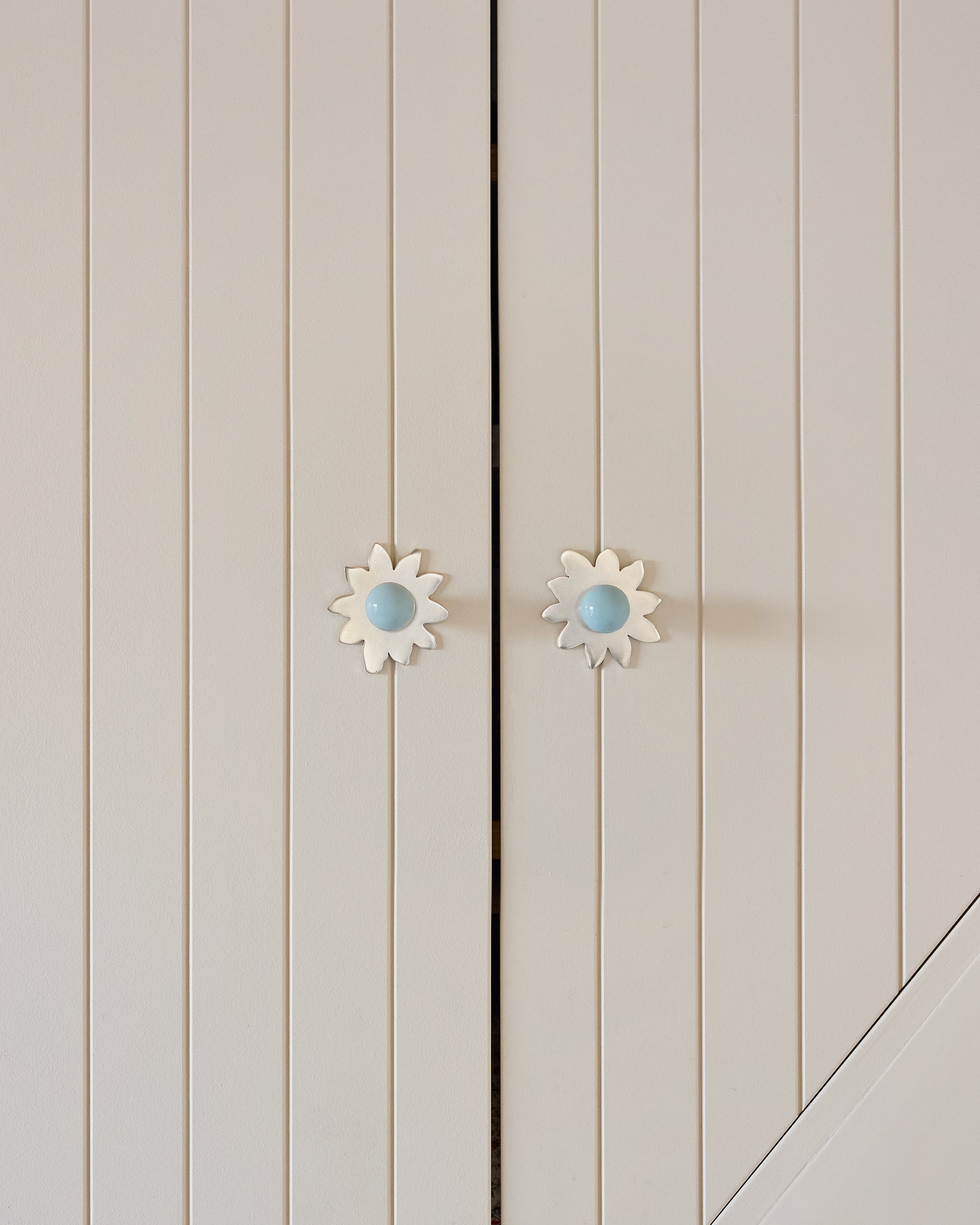 Coloured Knob, Pale Blue, Nickel