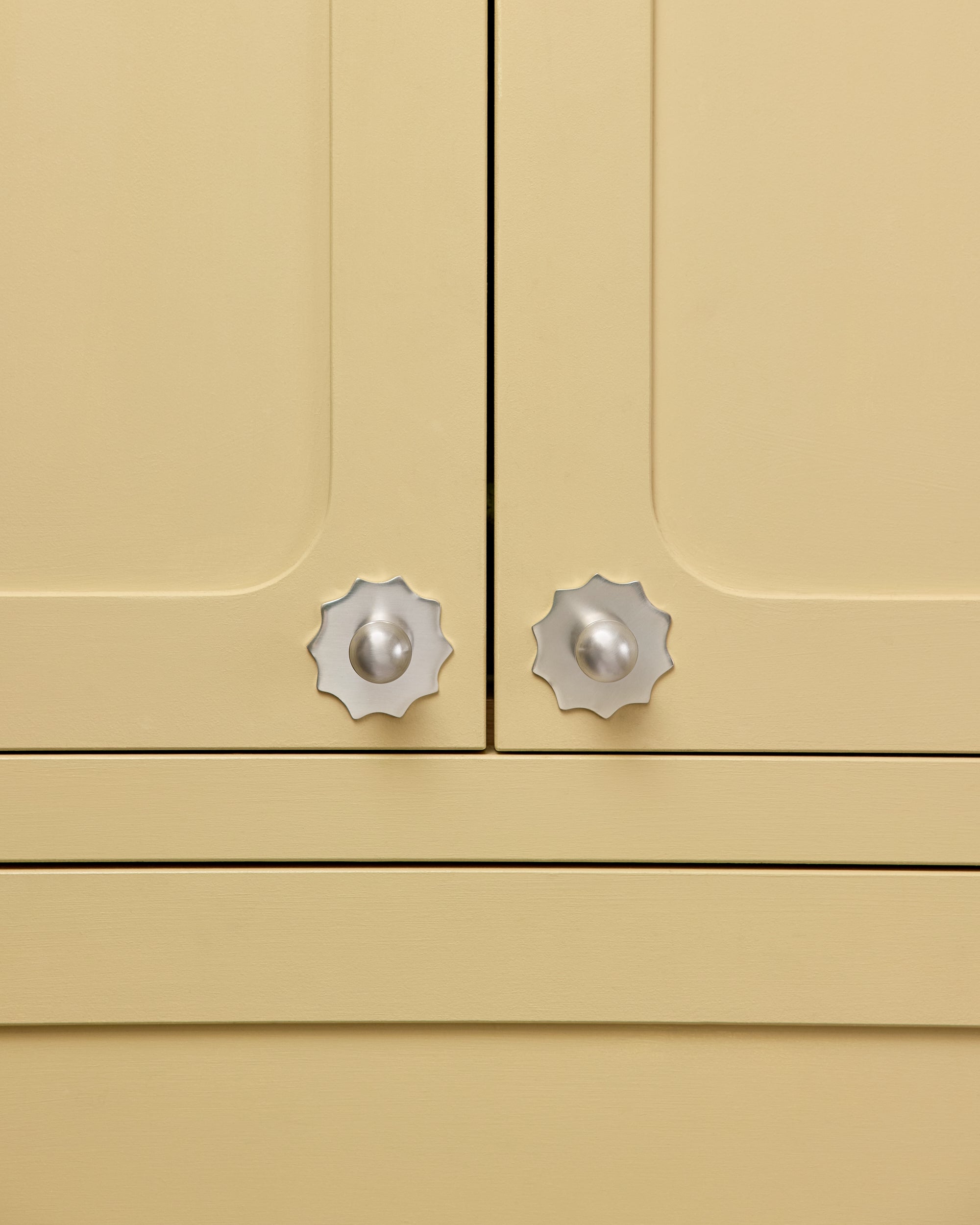 Large Wave Backplate, Brushed Nickel