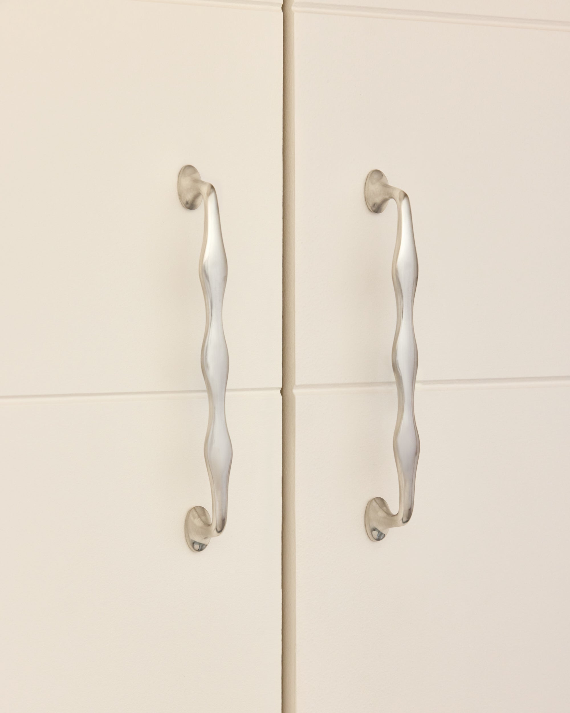 Wave Handle, Brushed Nickel