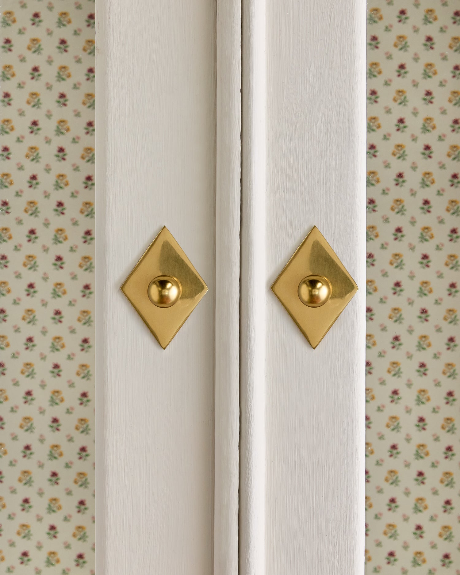 Diamond Backplate, Aged Brass